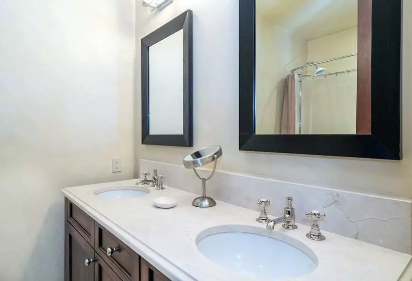 Villas At Tristant 137 By Avantstay Ski In/ Ski Out Home W/ Panoramic Views & Hot Tub