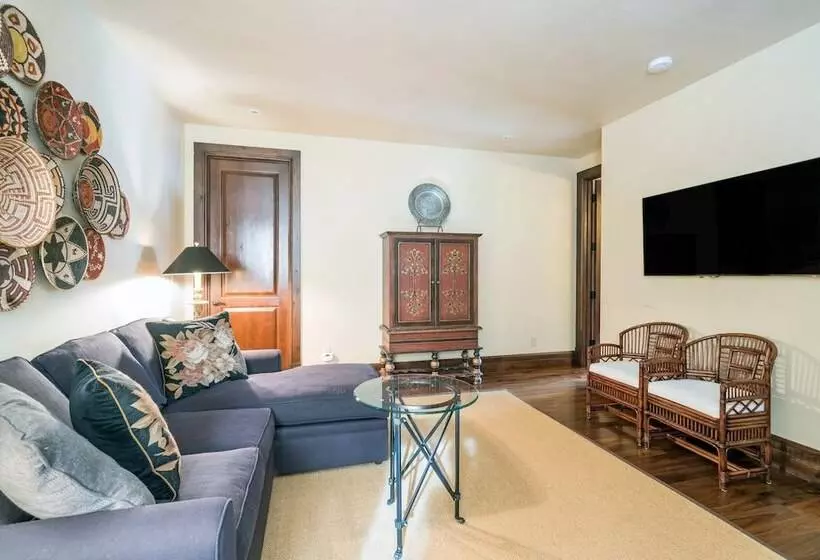 Villas At Tristant 137 By Avantstay Ski In/ Ski Out Home W/ Panoramic Views & Hot Tub