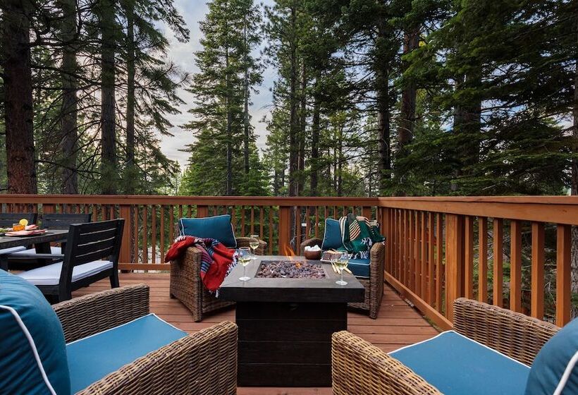 Wolfe By Avantstay 5mins Northstar! W/ Hot Tub, Fireplace, 2 Private Decks!