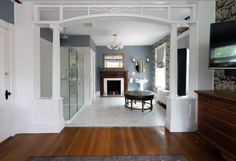 ベッドアンドブレックファースト Chart House Inn