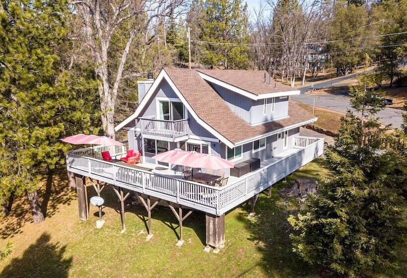 Escape At The Lake   Awesome Location Directly Across The Street From The Lake Lodge Beach By Yosemi