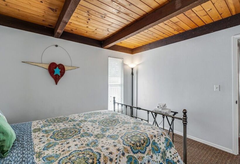 Escape At The Lake   Awesome Location Directly Across The Street From The Lake Lodge Beach By Yosemi