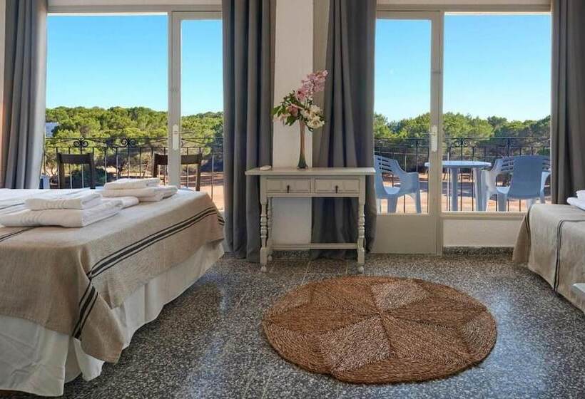 פונדק Flamingo Ibiza