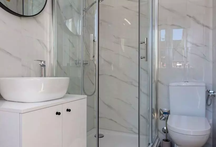 مسافرخانه Luxury Rooms Rustic Chic