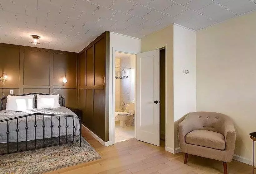 Hotelli Old Tale Inn