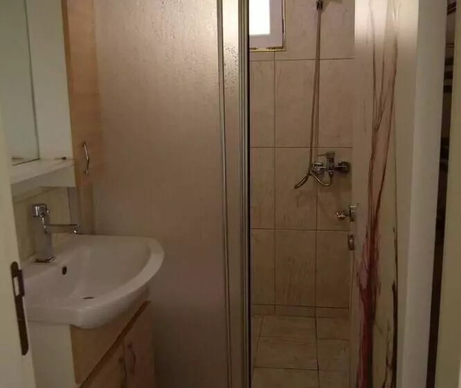 Li̇mon Otel Kiyiköy