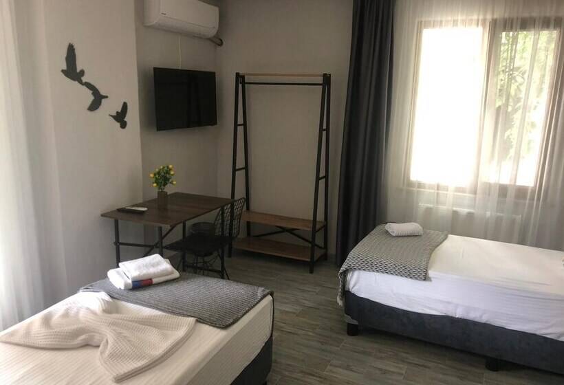 Li̇mon Otel Kiyiköy