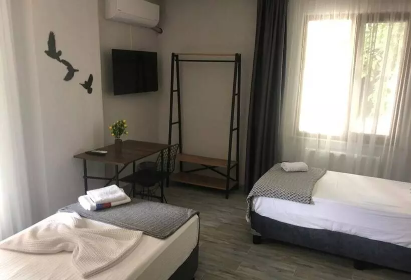 Li̇mon Otel Kiyiköy