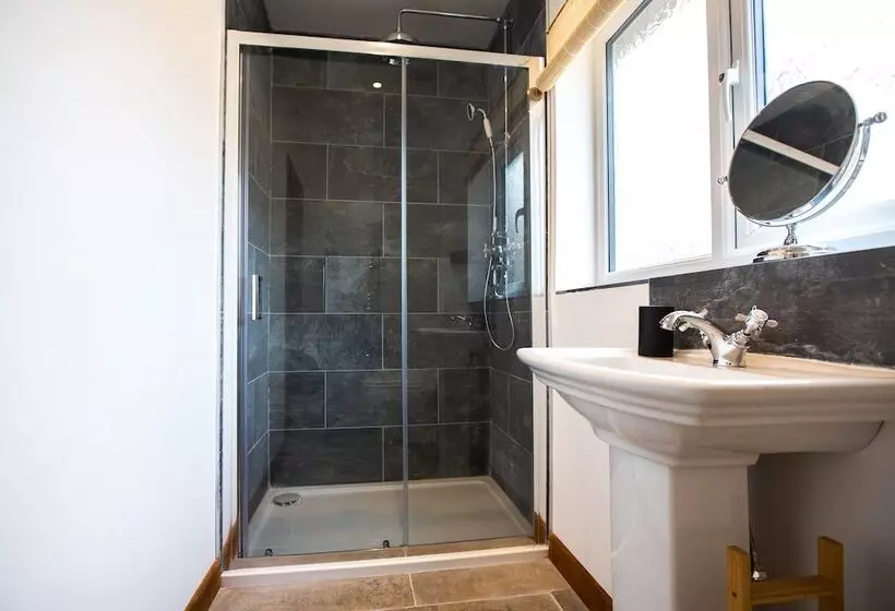 Luxury Cottage With Hot Tub In The Forest Of Dean