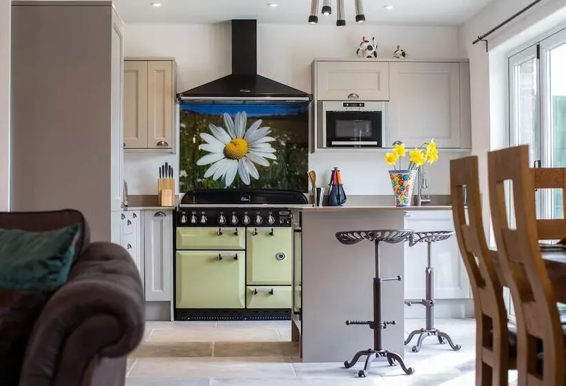 Luxury Cottage With Hot Tub In The Forest Of Dean