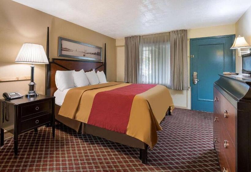 فندق على الطريق Rodeway Inn