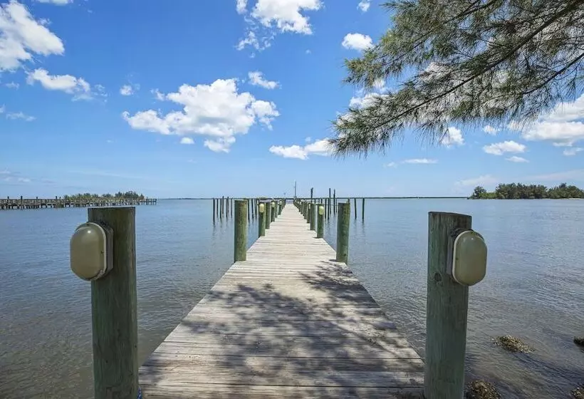 Motelli The Sportsman S Lodge & Marina