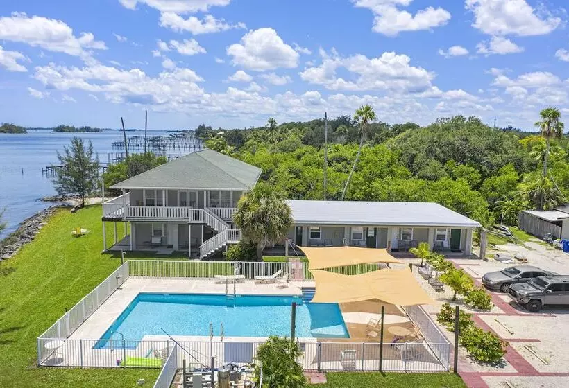 Motelli The Sportsman S Lodge & Marina