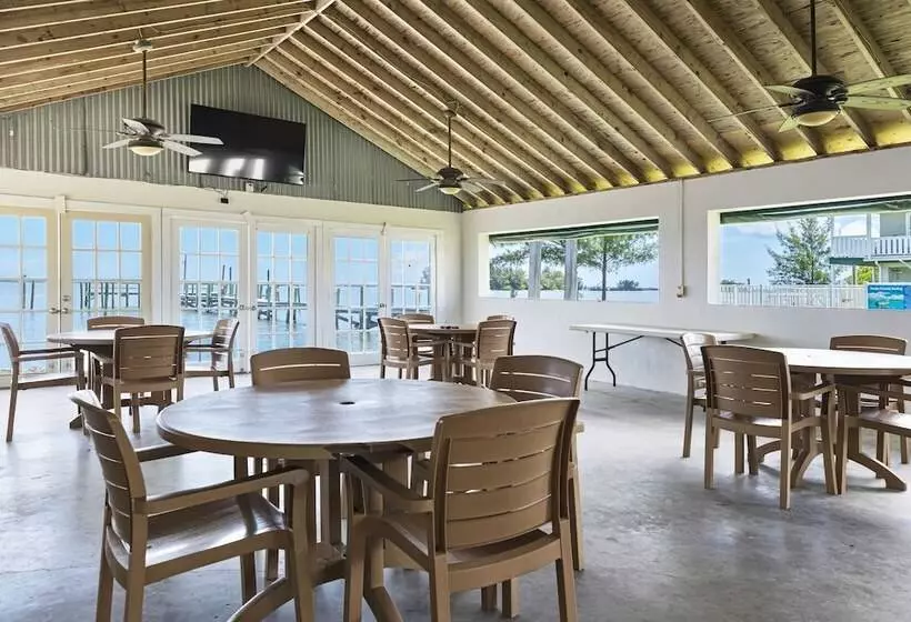 Motelli The Sportsman S Lodge & Marina