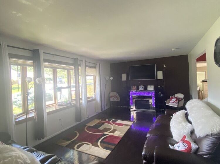 بنسيون Akeem S Guest House