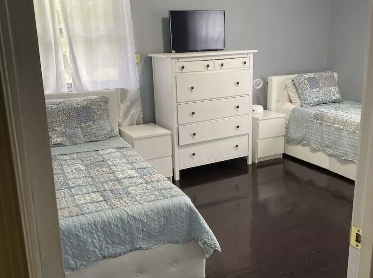 Majatalo Akeem S  Guest House