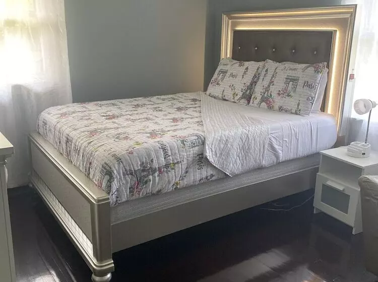 Majatalo Akeem S  Guest House