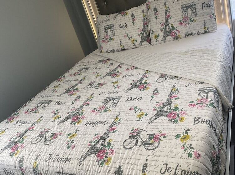 بنسيون Akeem S Guest House