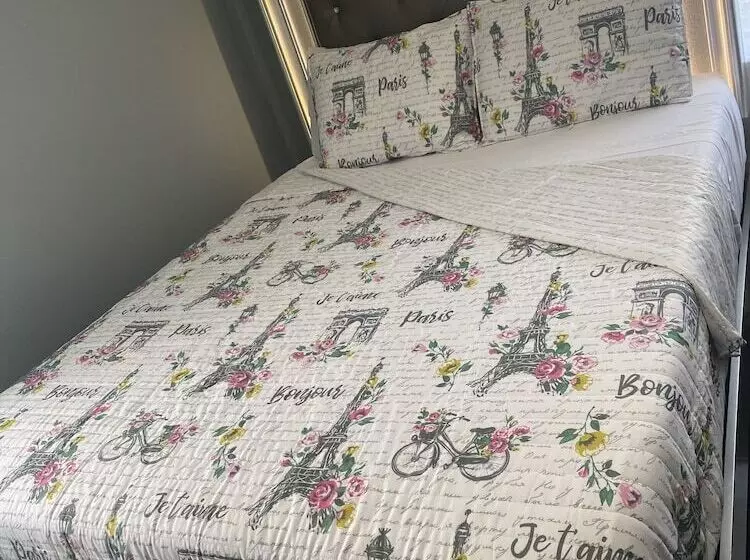 Majatalo Akeem S  Guest House