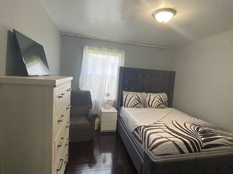 Majatalo Akeem S  Guest House