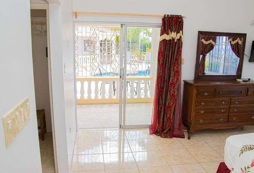 پانسیون Chateau De La Rose