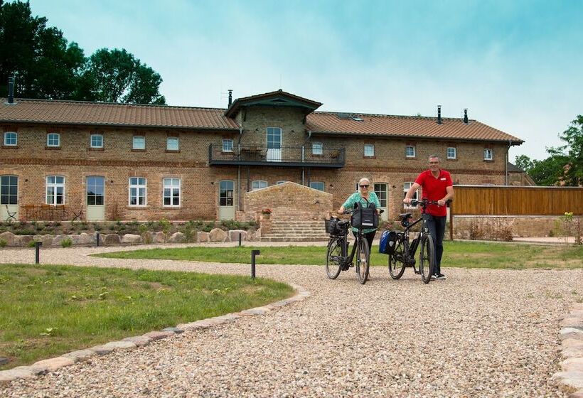 بنسيون Storchenhof Blumenow