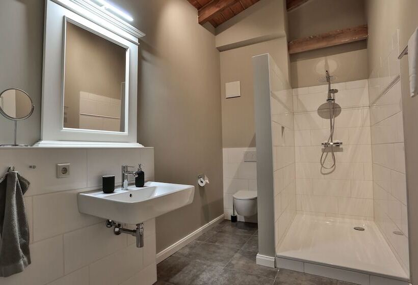 بنسيون Storchenhof Blumenow