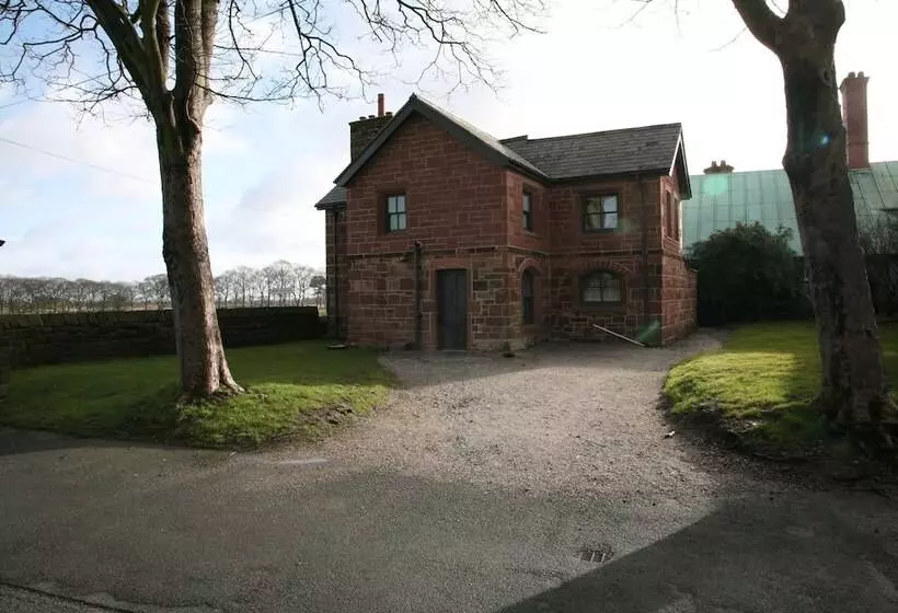 Majatalo Thornton Manor Estates