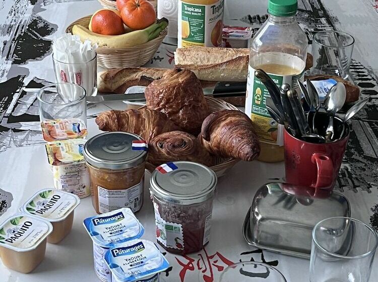 Пансион Villa De L Eguille