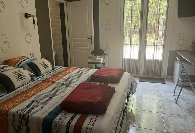 Majatalo Villa De L Eguille