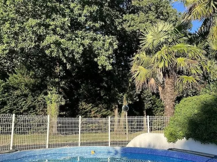 Majatalo Villa De L Eguille