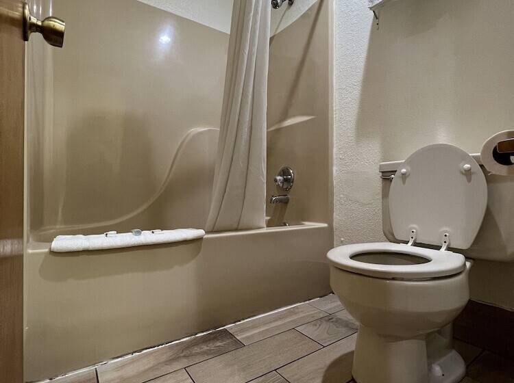 Southern Nights Motel