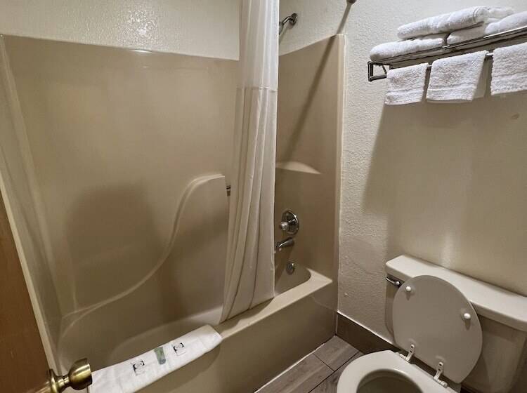 Southern Nights Motel