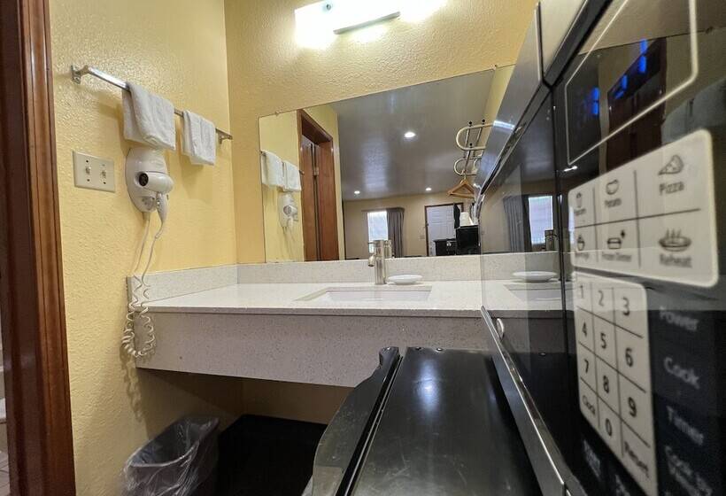 Southern Nights Motel