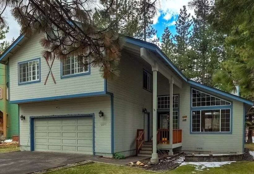 Sutter Trail Sparkles   Air Conditioned Large Family Home!