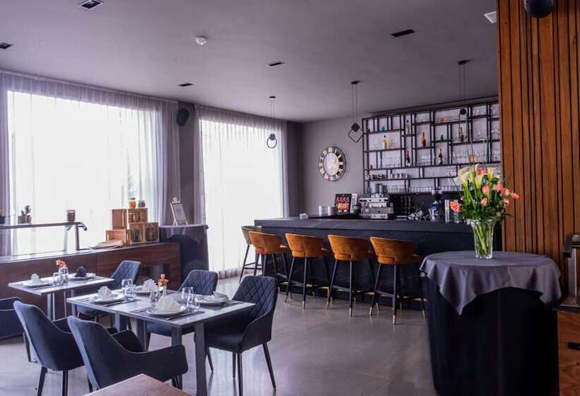 هاستل Urban Hotel And Spa