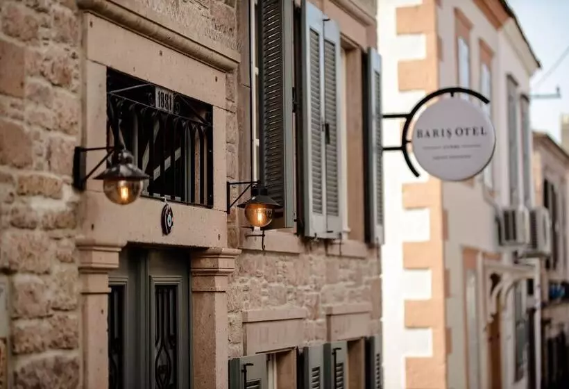 Hotelli Ali Baris Pansiyon Cunda