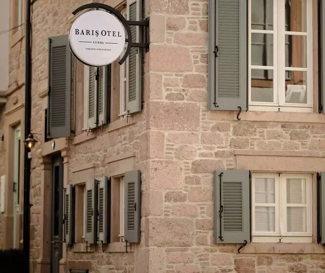 Hotelli Ali Baris Pansiyon Cunda