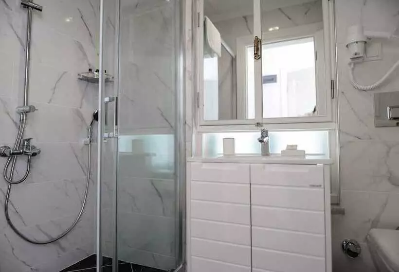 Hotelli Ali Baris Pansiyon Cunda