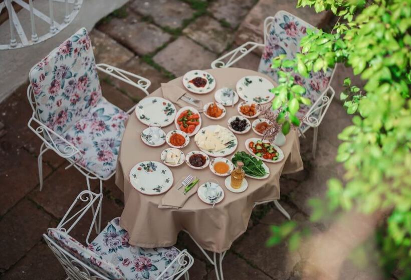 هتل Ali Baris Pansiyon Cunda