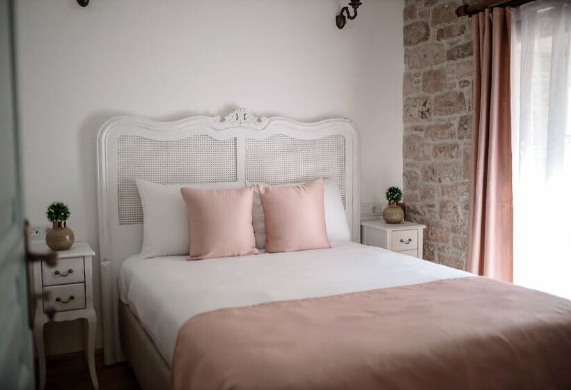 هتل Ali Baris Pansiyon Cunda