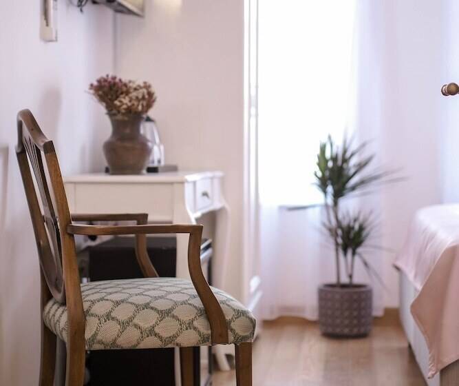 هتل Ali Baris Pansiyon Cunda