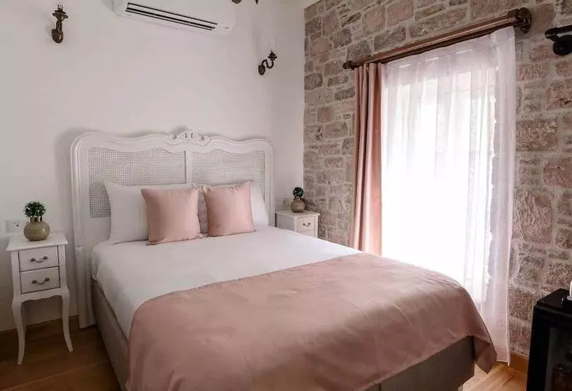 Hotelli Ali Baris Pansiyon Cunda