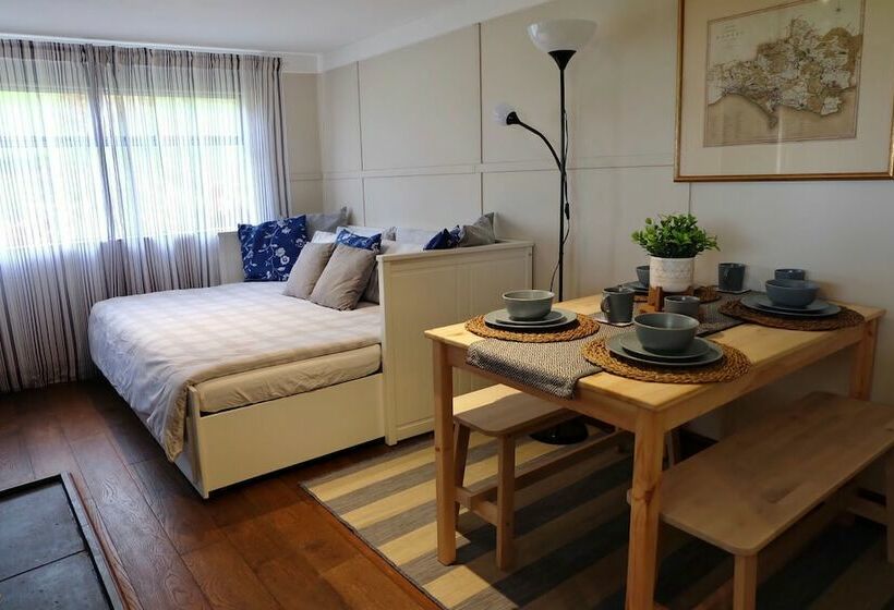 Cozy And Peaceful Cabin 15 Mins From Lyme Regis