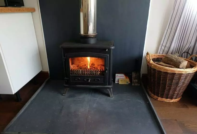 Cozy And Peaceful Cabin 15 Mins From Lyme Regis