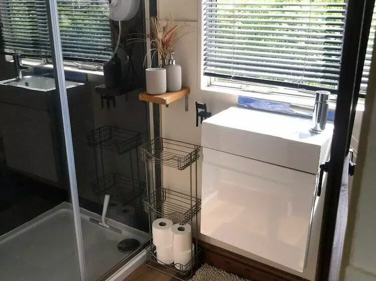 Cozy And Peaceful Cabin 15 Mins From Lyme Regis