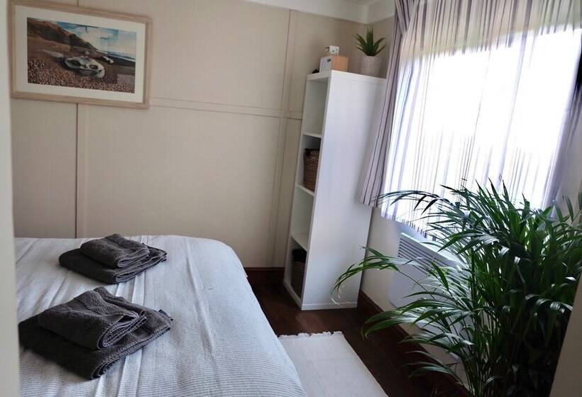 Cozy And Peaceful Cabin 15 Mins From Lyme Regis
