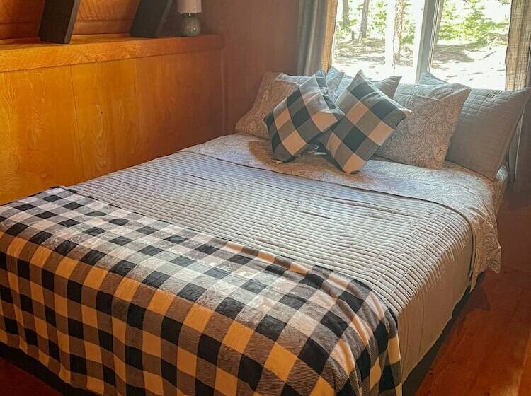 Cozy Priest Lake Cabin In The Woods