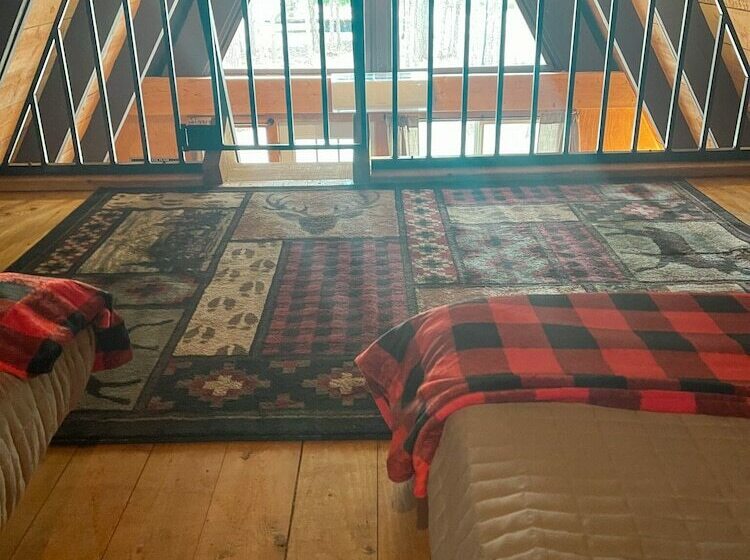 Cozy Priest Lake Cabin In The Woods