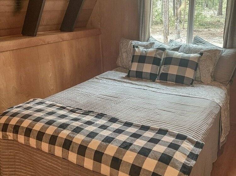 Cozy Priest Lake Cabin In The Woods